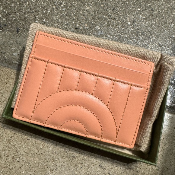 Gucci GG Marmont Matelasse Cardholder - Picture 4 of 7